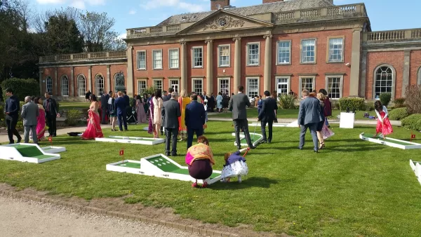 Mini Golf Nottinghamshire at Colwick Hall. Gust playing Crazy Golf